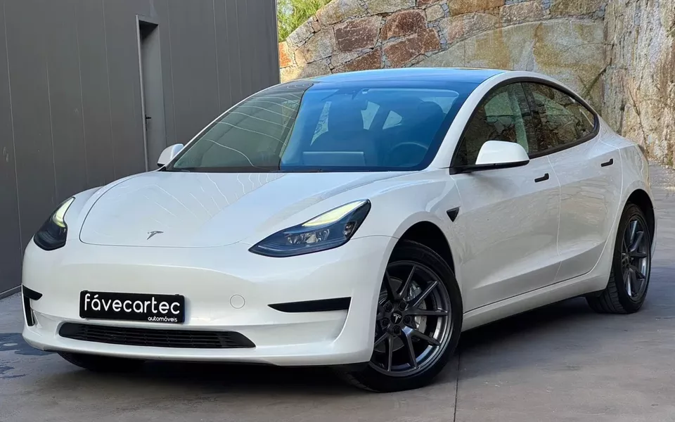 Tesla Model 3 Standard Range Plus RWD