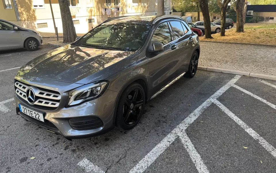 Mercedes-Benz CLA 180