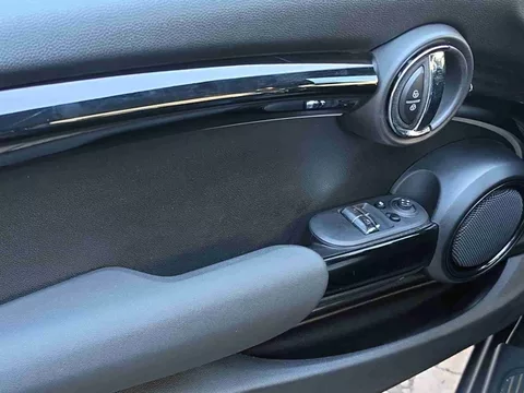 MINI - Mini - Mini Cooper SE Premium Resolute Edition