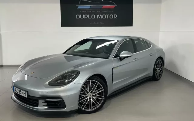 Porsche Panamera 4 E-Hybrid
