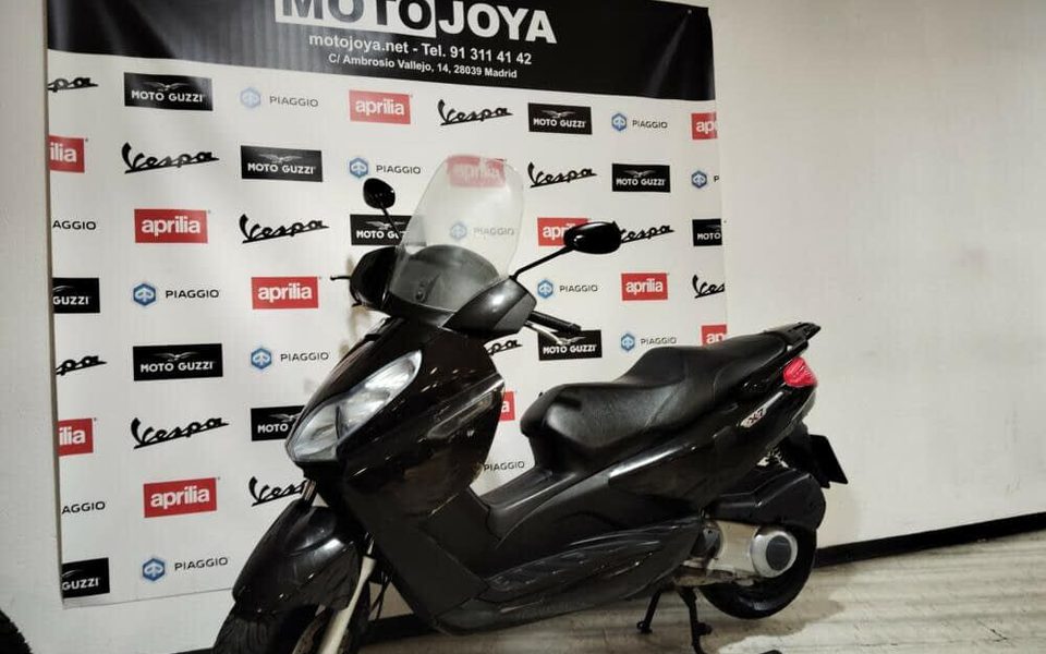 piaggio x7 300
