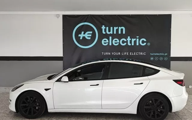 Tesla Model 3 Long-Range Dual Motor AWD