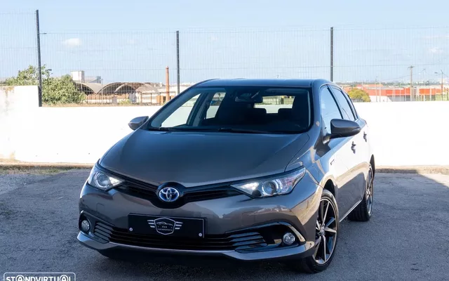 Toyota Auris 1.8 HSD Comfort +P.Sport+Navi