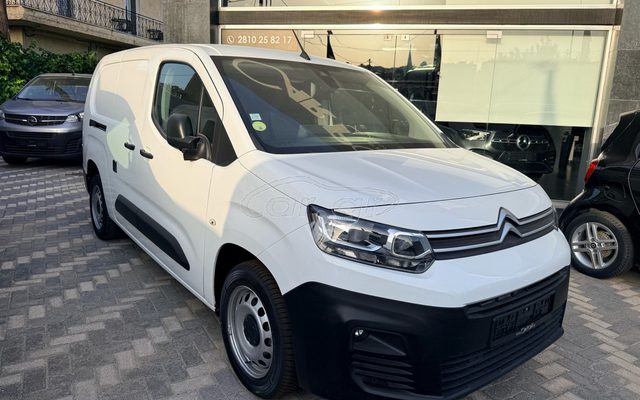Citroen Berlingo XL roof box, 3 seats CarPoint 2021