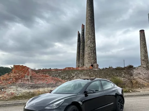 Tesla Model 3 Tração Traseira