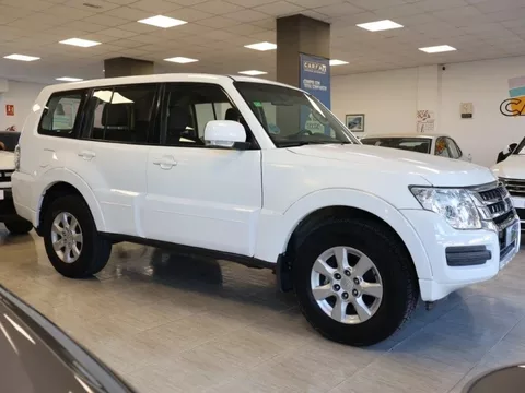 MITSUBISHI Montero Montero 3.2DI-D Spirit 5AT 190