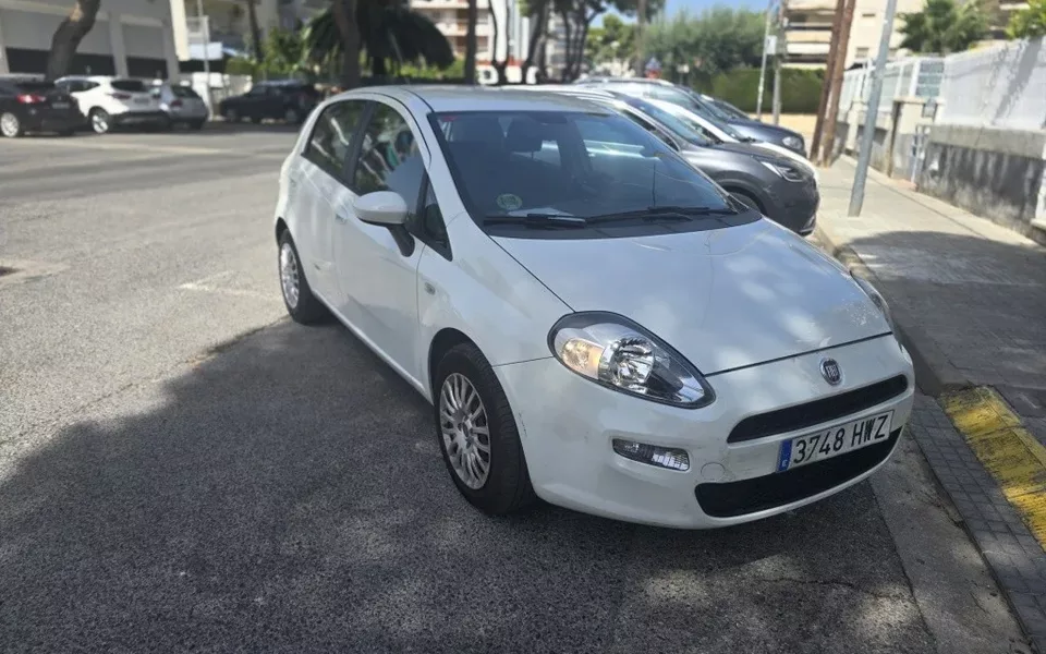FIAT Punto Punto 1.2 S&S Lounge 51kW - 4700€ en Vilanova i la geltrÚ