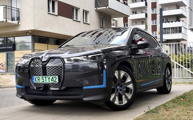 BMW IX 2021