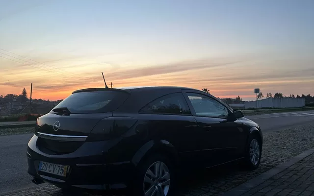 Opel Astra GTC 1.7 CDTI