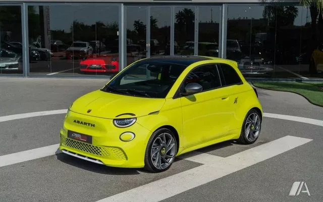 ABARTH 500 Cabrio 500E Scorpionissima
