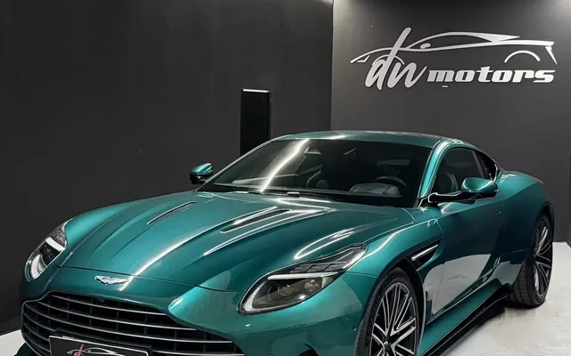 Aston Martin DB12 Coupé V8