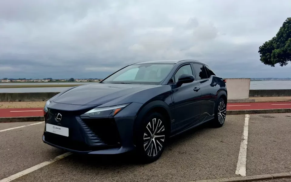 Lexus RZ 300e Premium