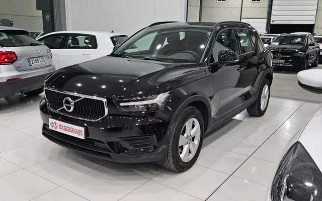 VOLVO XC40 1.5 T2 Momentum Core