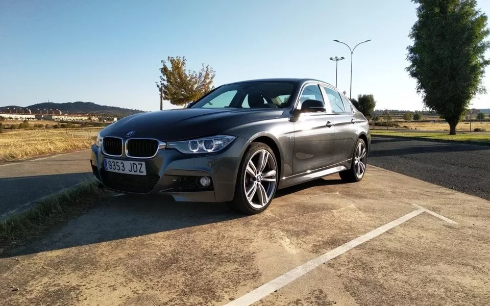 BMW Serie 3 320d Essential Plus M-Sport Edition