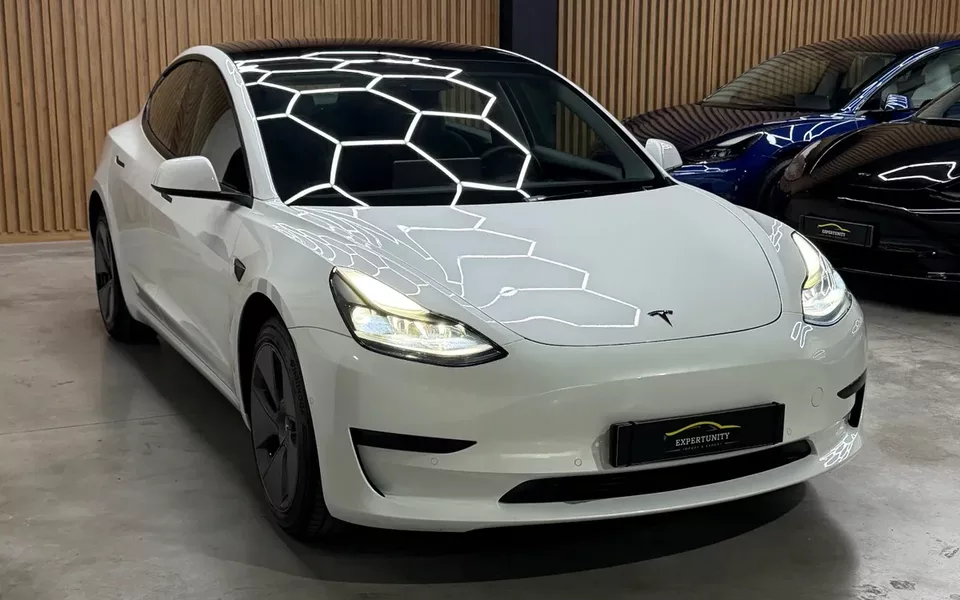 Tesla Model 3 Standard Range Plus RWD