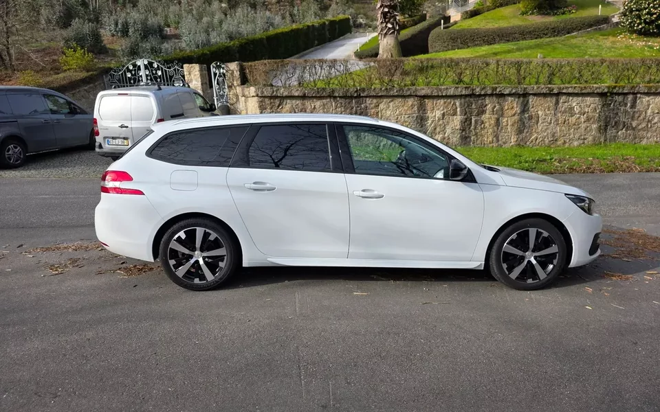 Peugeot 308 SW BlueHDi 130 Stop & Start Allure Pack