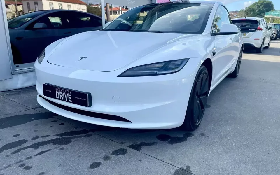 Tesla Model 3 Tração Traseira