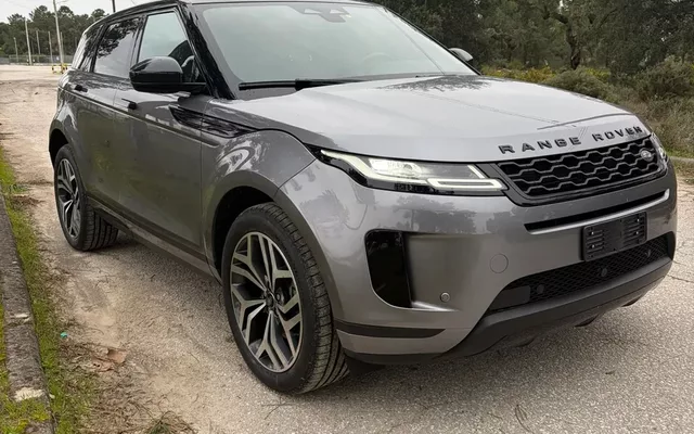 Land Rover Range Rover Evoque P300e R-Dynamic SE