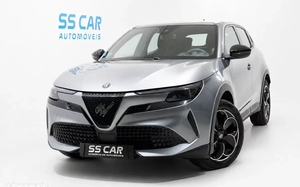 Alfa Romeo Junior 54 kWh Intensa