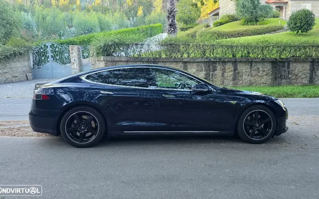 Tesla Model S 85 Perfomance