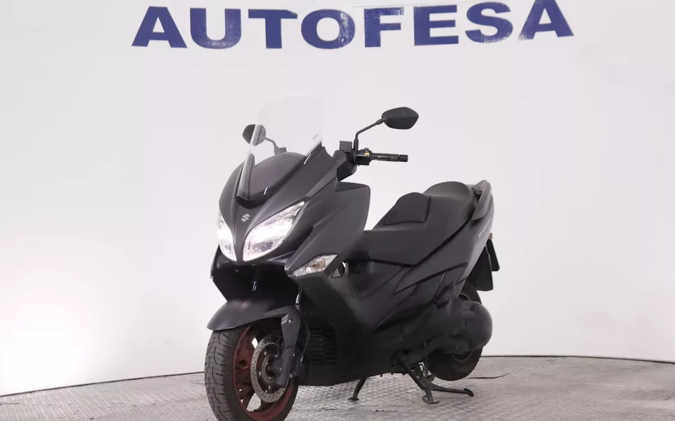 Suzuki Burgman 400 BURGMAN 400 STD AUTO 31CV FAROS LED, ABS