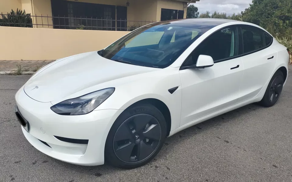 Tesla Model 3 Tração Traseira