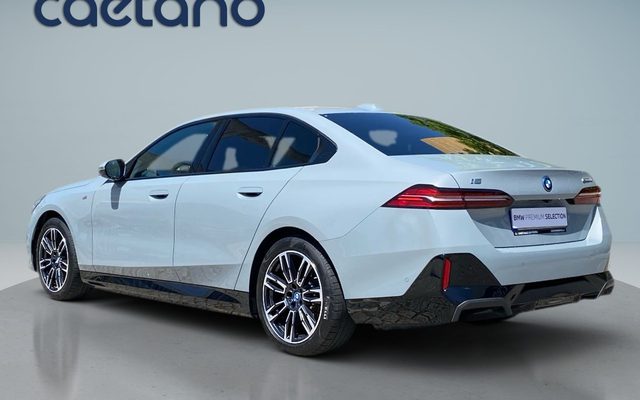 BMW i5
