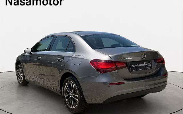 Mercedes-Benz A 250 Limousine