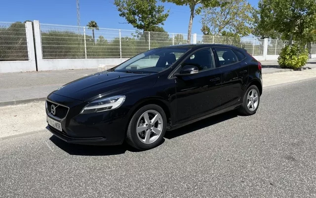 VOLVO V40 V40 D2 Momentum 120
