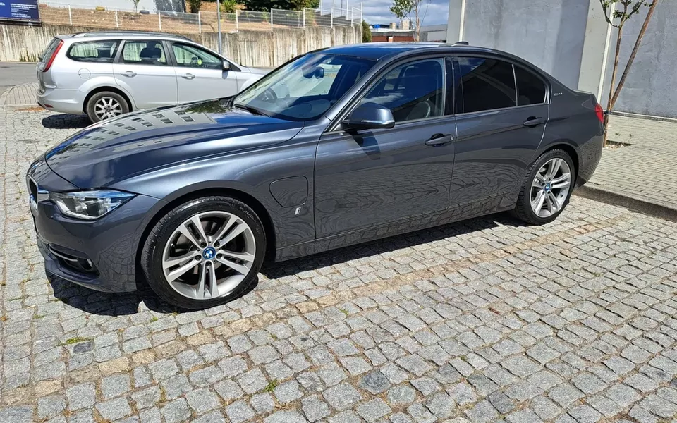 BMW 330