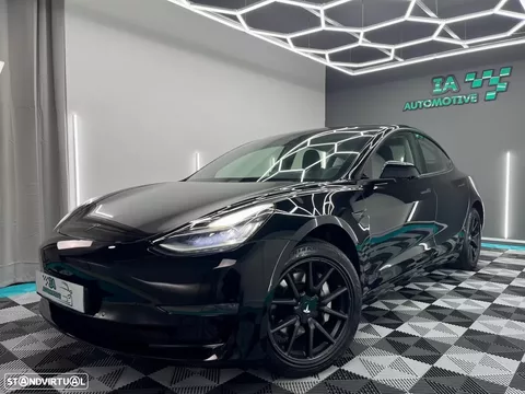 Tesla Model 3 Long-Range RWD