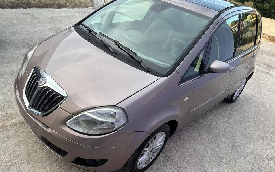 Lancia Musa 1.3 16V M-jet Platino