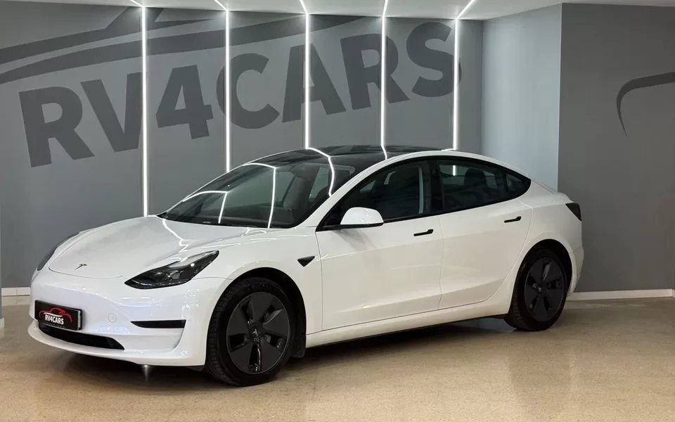 Tesla Model 3 Standard Range Plus RWD