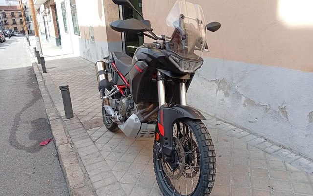 APRILIA TUAREG 660