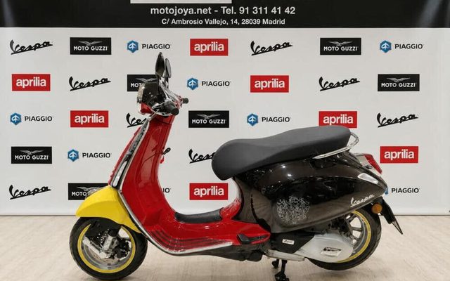 VESPA PRIMAVERA 125 EDICION ESPECIAL MICKEY MOUSE