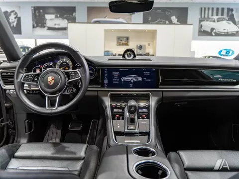 PORSCHE Panamera Panamera 4 e-Hybrid 10 Years Edition