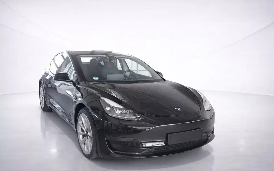 Tesla Model 3 Standard Range Plus RWD