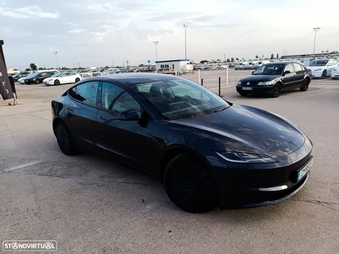 Tesla Model 3 Tração Traseira