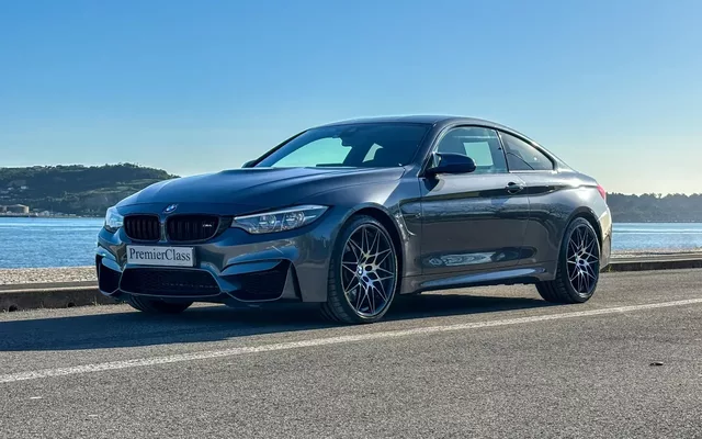 BMW M4 DKG Competition