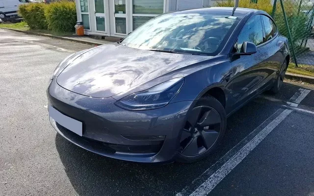 Tesla Model 3 Long Range AWD Dual Motor