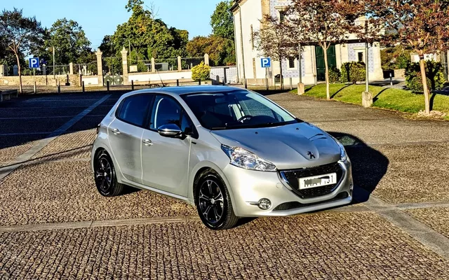 Peugeot 208 1.2 PureTech GT Line