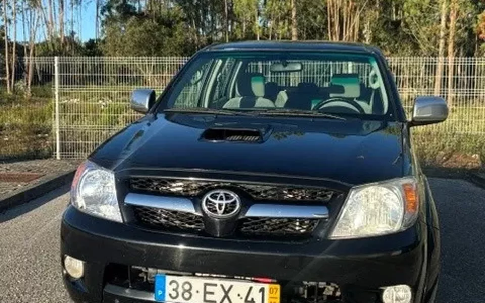Toyota Hilux 3.0 D-4D CD Tracker
