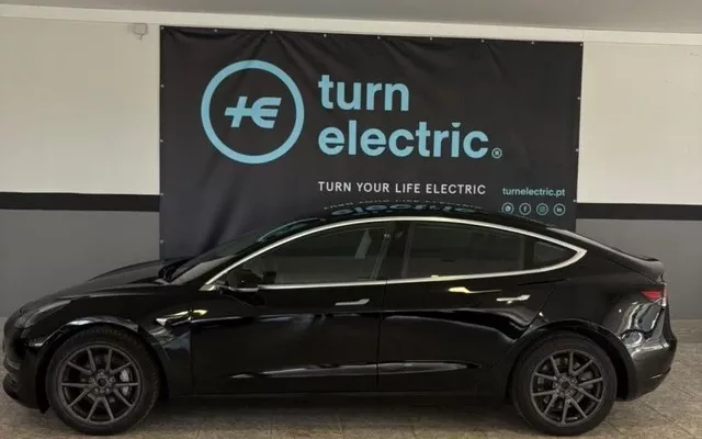 Tesla Model 3 Long Range AWD Dual Motor