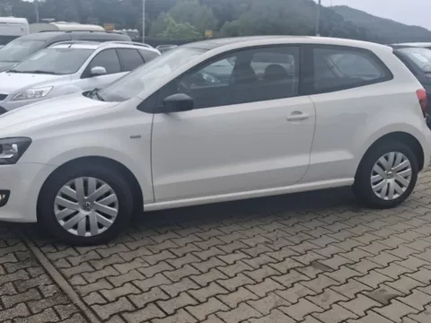 Vendido: VOLKSWAGEN Polo Polo 1.2 TSI BMT A-Polo Plus 66kW - 11990€ en Santa coloma de cervelló