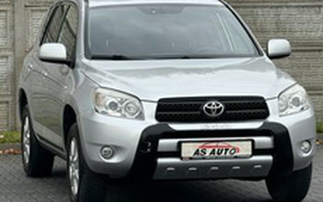 Toyota RAV-4 III 2.2dm³ 136KM