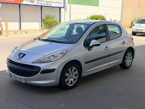 PEUGEOT 207 Peugeot Confort 1.4 HDI 70