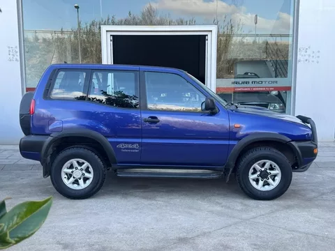 NISSAN Terrano Terrano SR 2.7 TDI