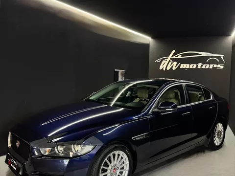 Jaguar XE 2.0 D Pure