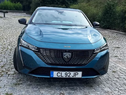 Peugeot 308 1.6 Hybrid Allure e-EAT8
