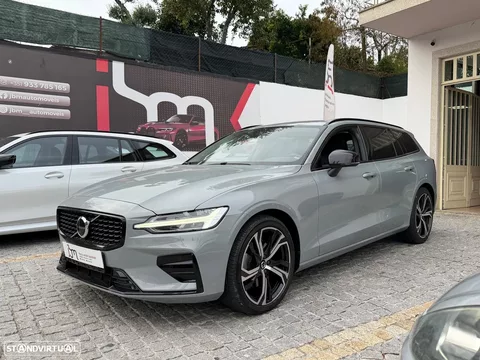 Volvo V60 2.0 B4 Plus Dark Auto